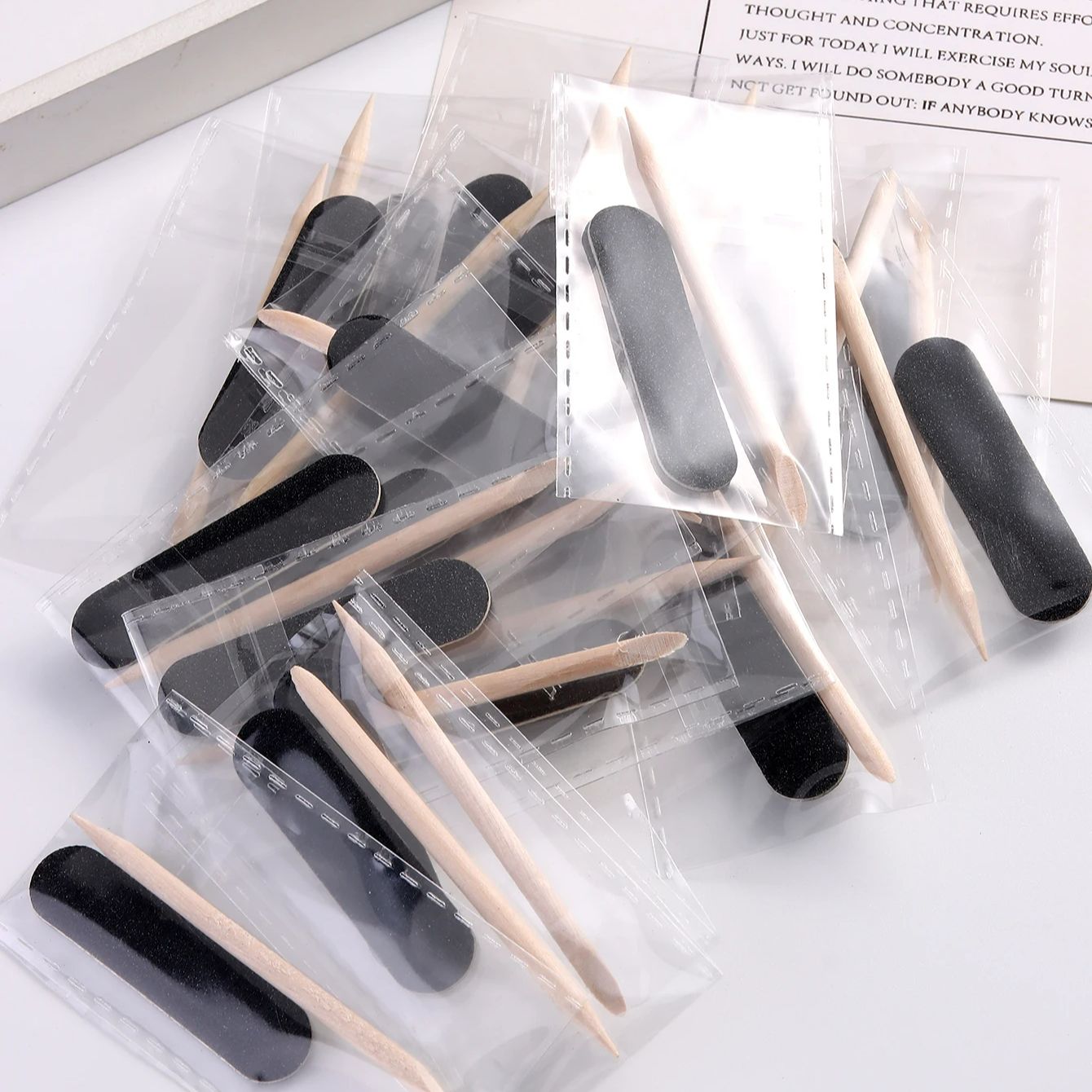 Portable Nail Filer Disposable - огляд і ціна Contour Palette Stick