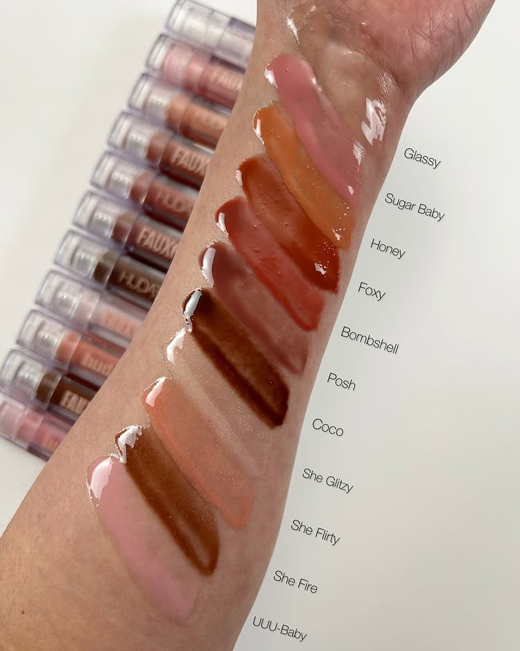 Hot Rare Lip Gloss Multicolor  - огляд і ціна Huda Beauty Makeup Bag