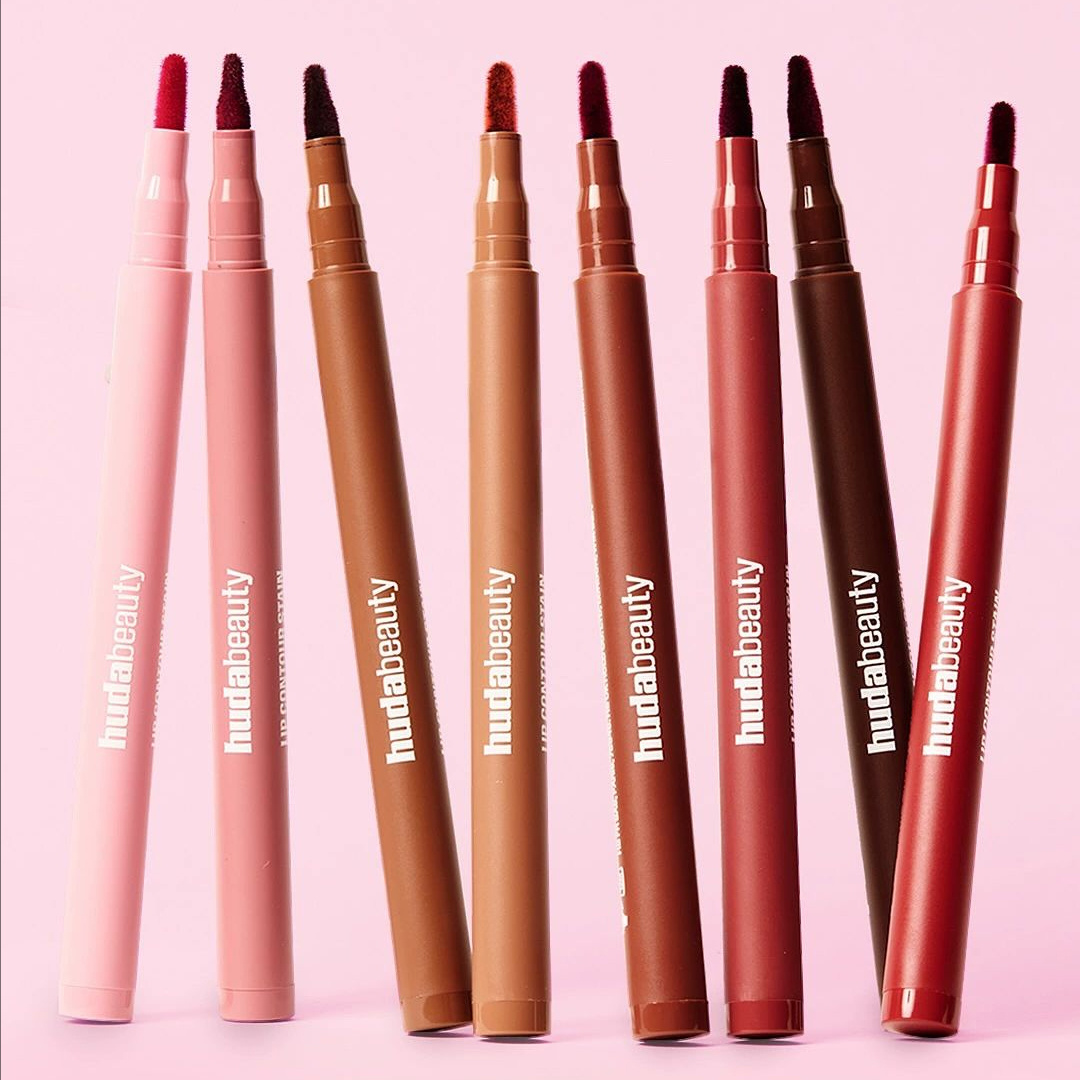 Velvet Brown Lip Liner Pencil  - огляд і ціна Huda Beauty Makeup Bag